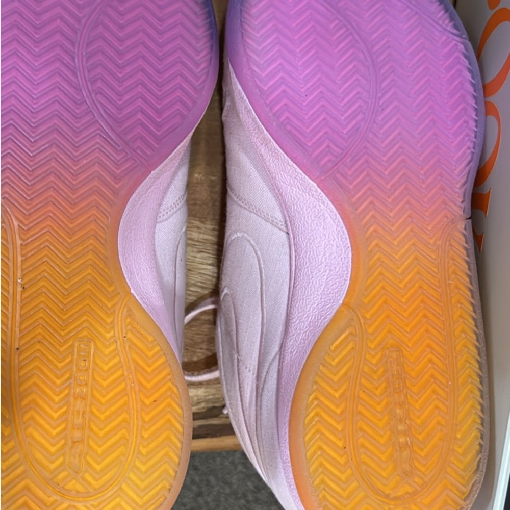 Nike size 11 men’s basketball shoe. Book Chapter 1 - Picture 2 of 3